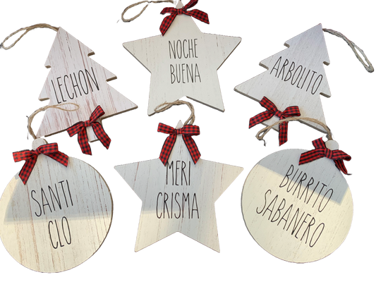 305 Meri Crisma Ornament Set